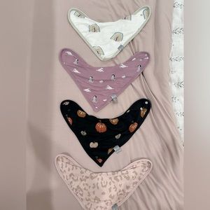 💗✨ FOUR retired kyte baby bibs